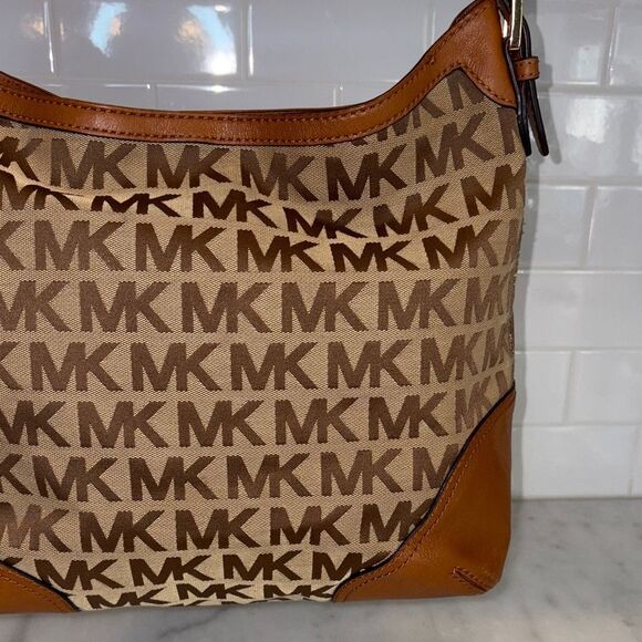 Michael Kors Bag Purse Handbag Millbrook Signature Jacquard Large Shoulder Hobo - Picture 6 of 16